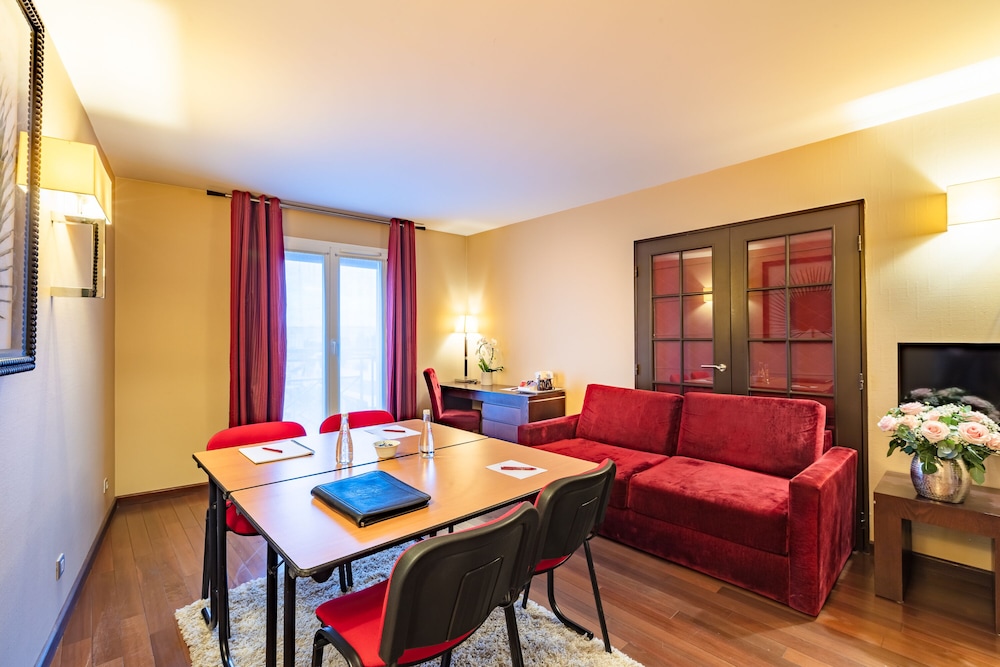 Hotel de Berny 42/58