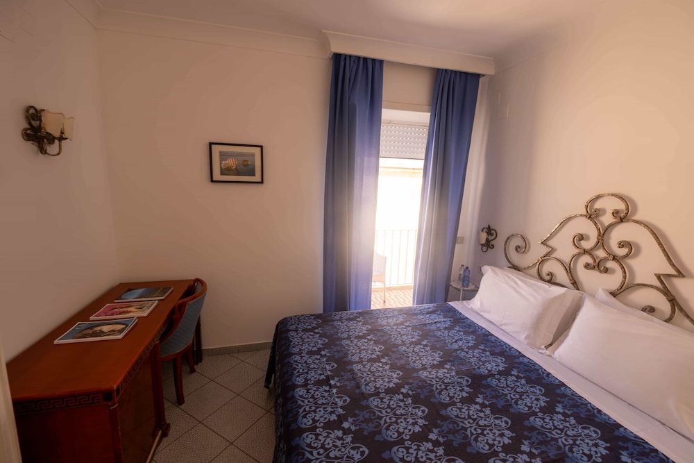 Palatium Mari Hotel 28/75