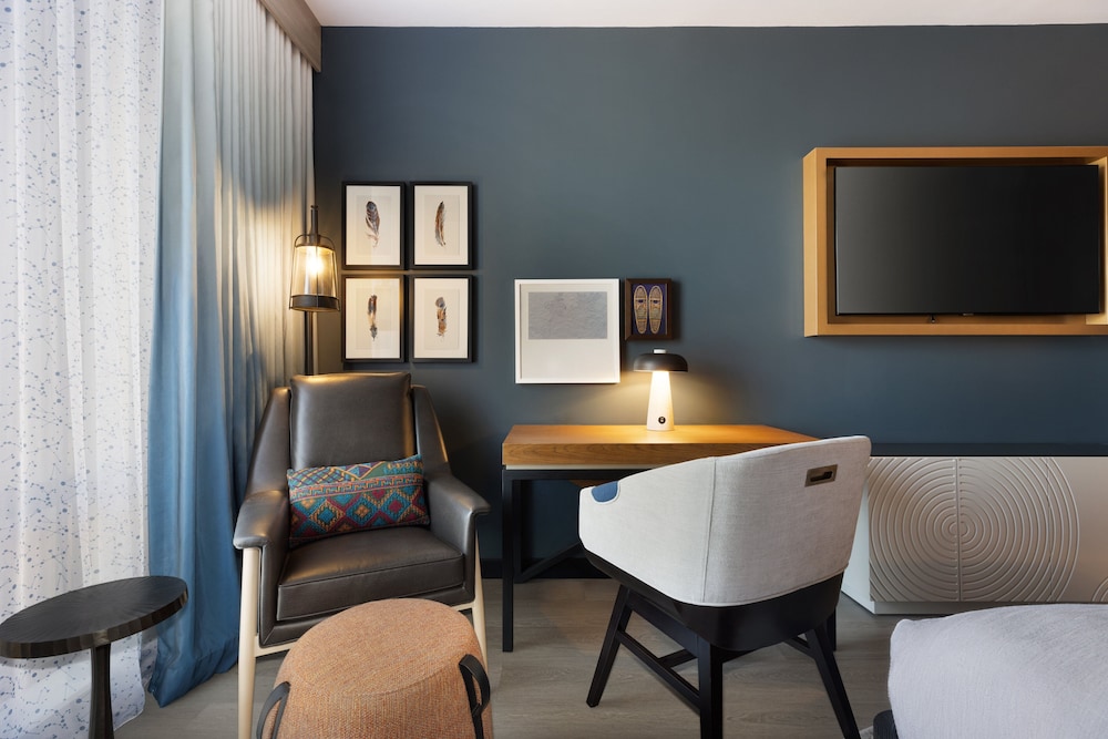 Indigo Silverthorne 53/79