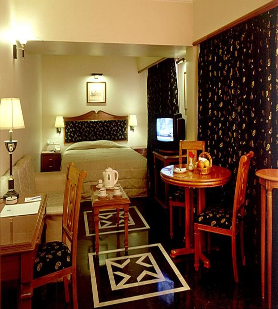 Rivera Sarovar Portico, Ahmedabad 23/25