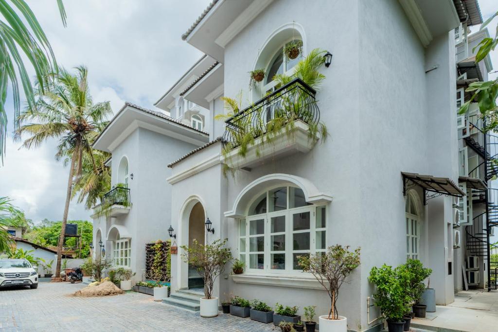 ELIVAAS 5 BHK Pet Friendly with Pvt Pool Villa Vacasa 42/44