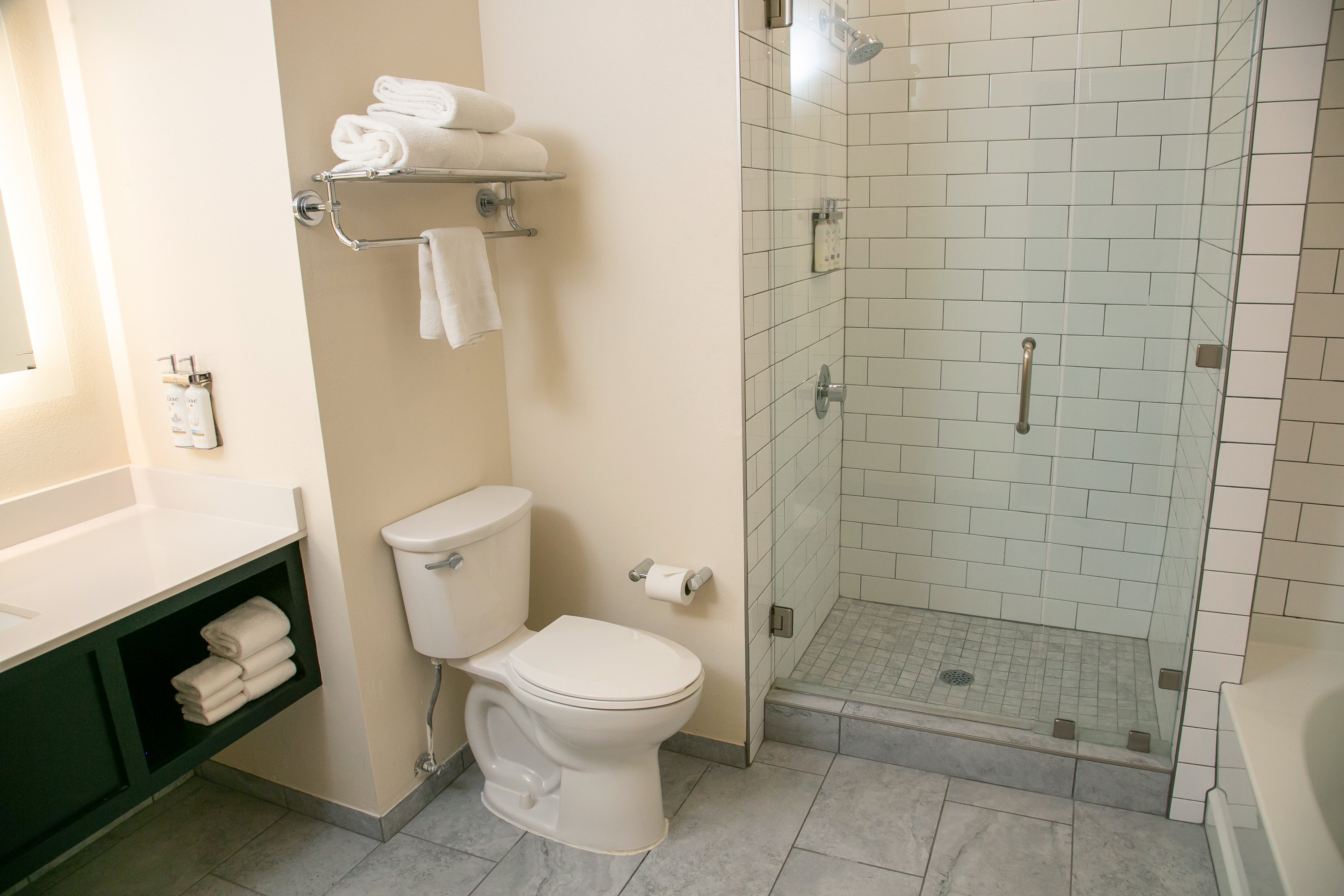 Holiday Inn New Orleans West Bank Tower 78/79