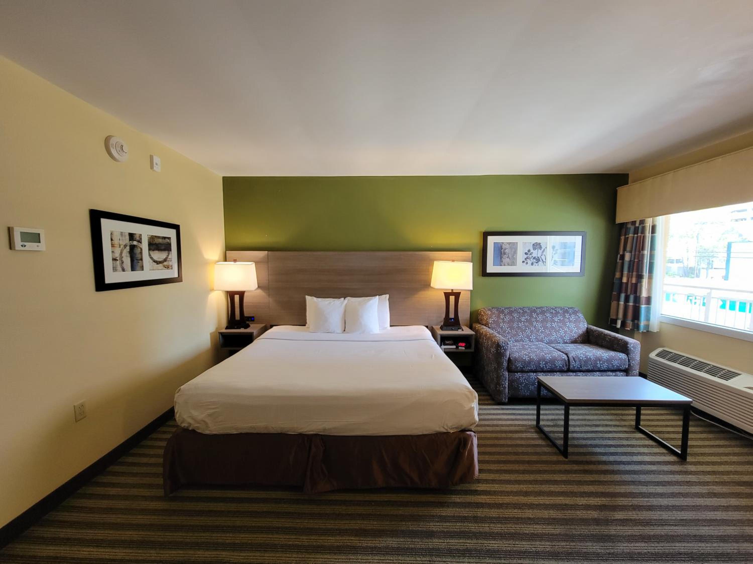 ROOM, KING BED