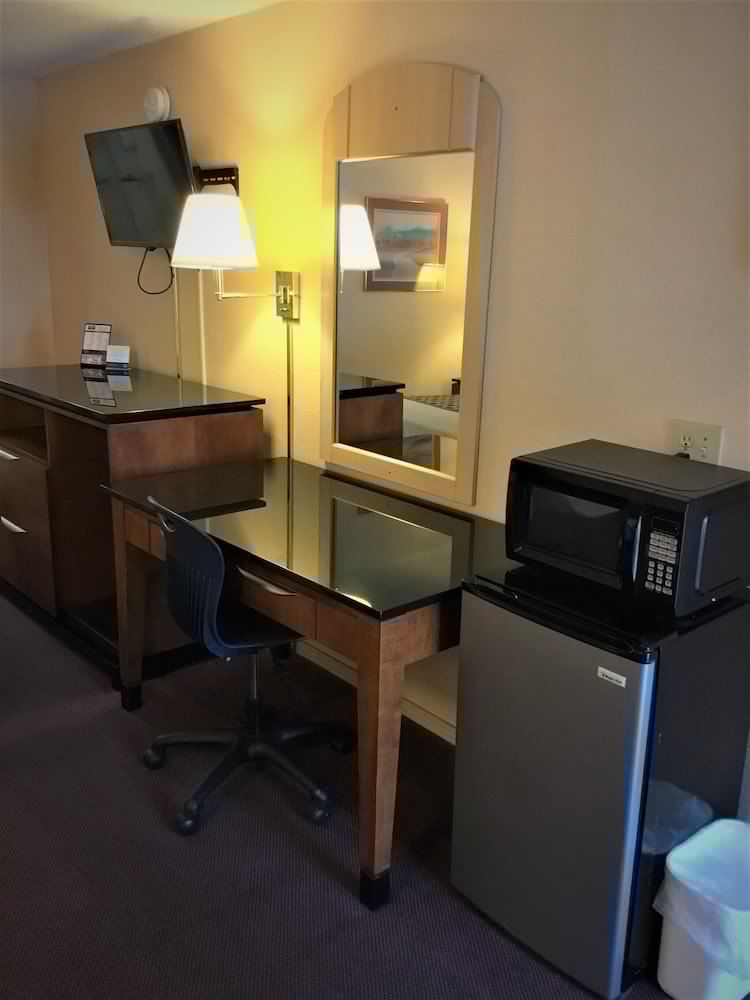 Rodeway Inn Findlay University Area 39/43
