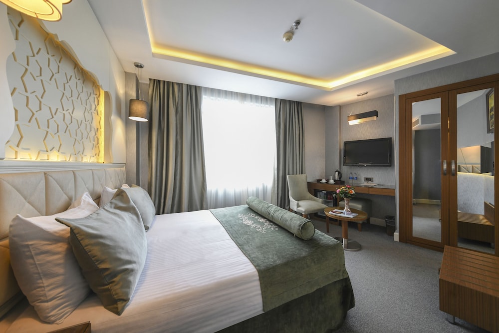 غرفة سوبيريور بسرير كوين وسرير فردي بإطلالة على البحر، Grand Star Hotel Bosphorus 3/10