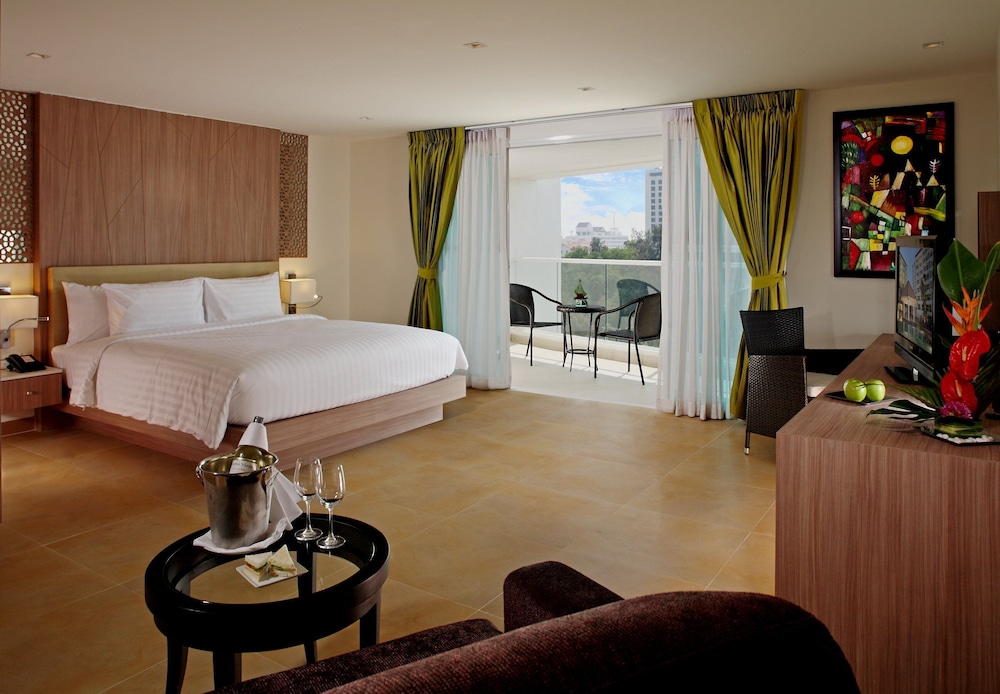 Centara Pattaya Hotel 27/59