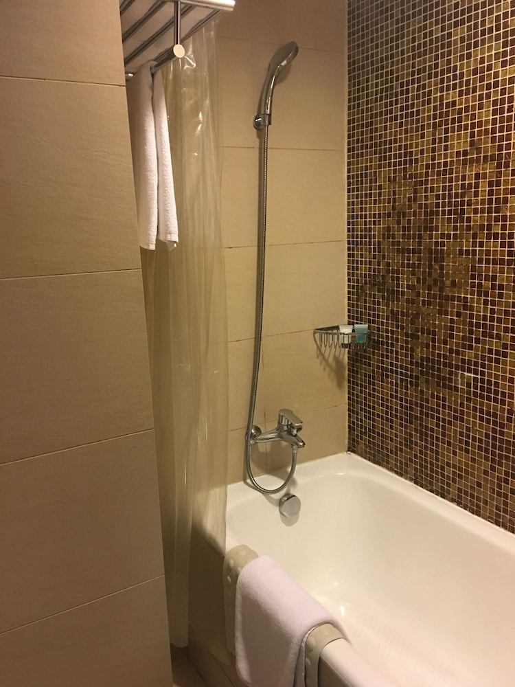 Ramada by Wyndham Hong Kong Harbour View 19/42