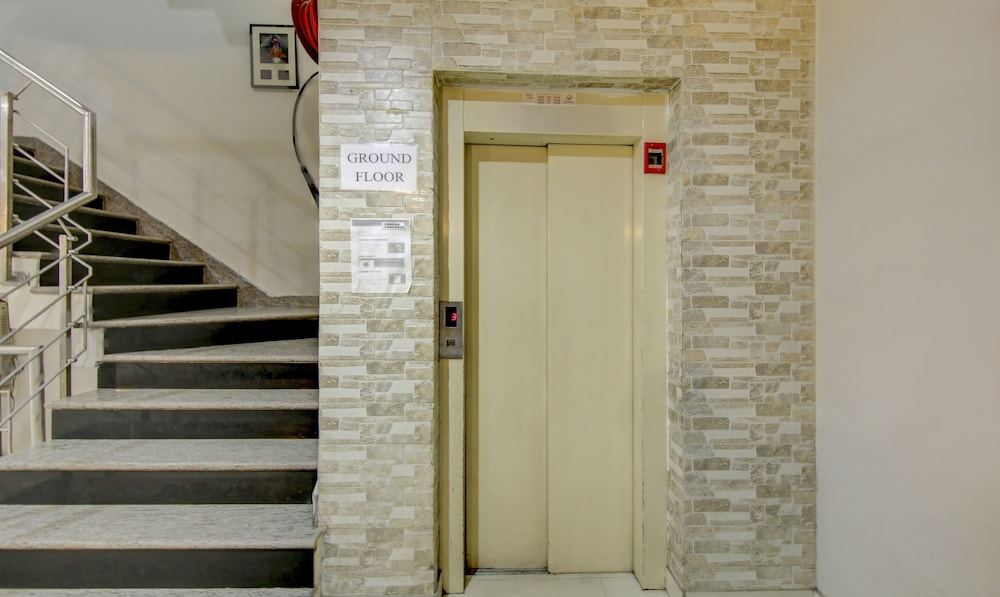 Rockwell Plaza 30/38