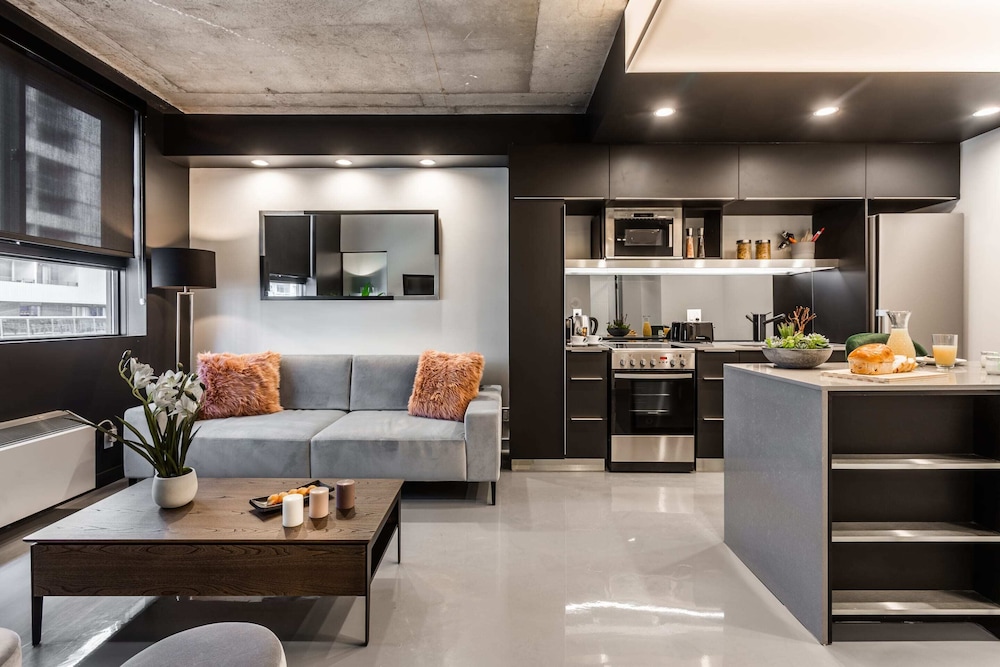 Pierce Boutique Apartments 52/73