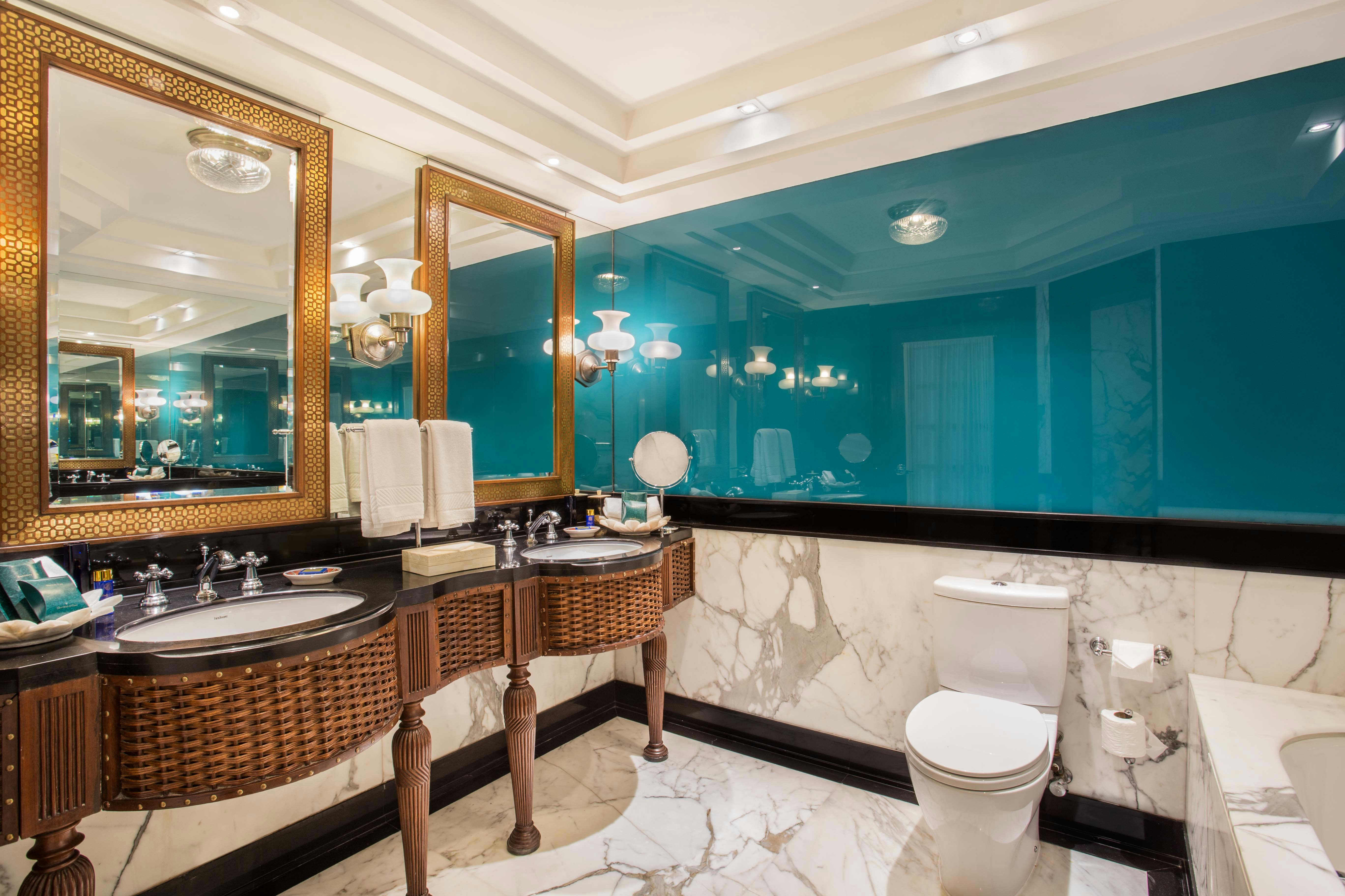 Oberoi Amarvilas 72/73