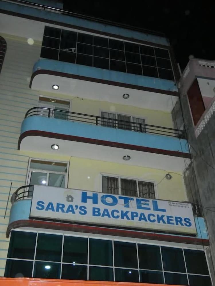 Sara's Backpackers Hotel 1/74