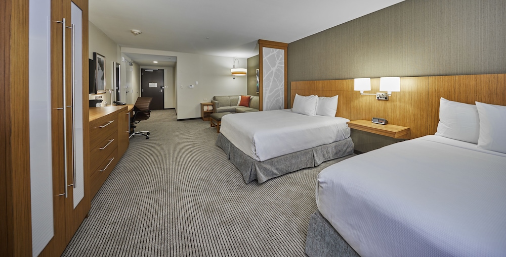 ROOM, 2 QUEEN BEDS, SOFA