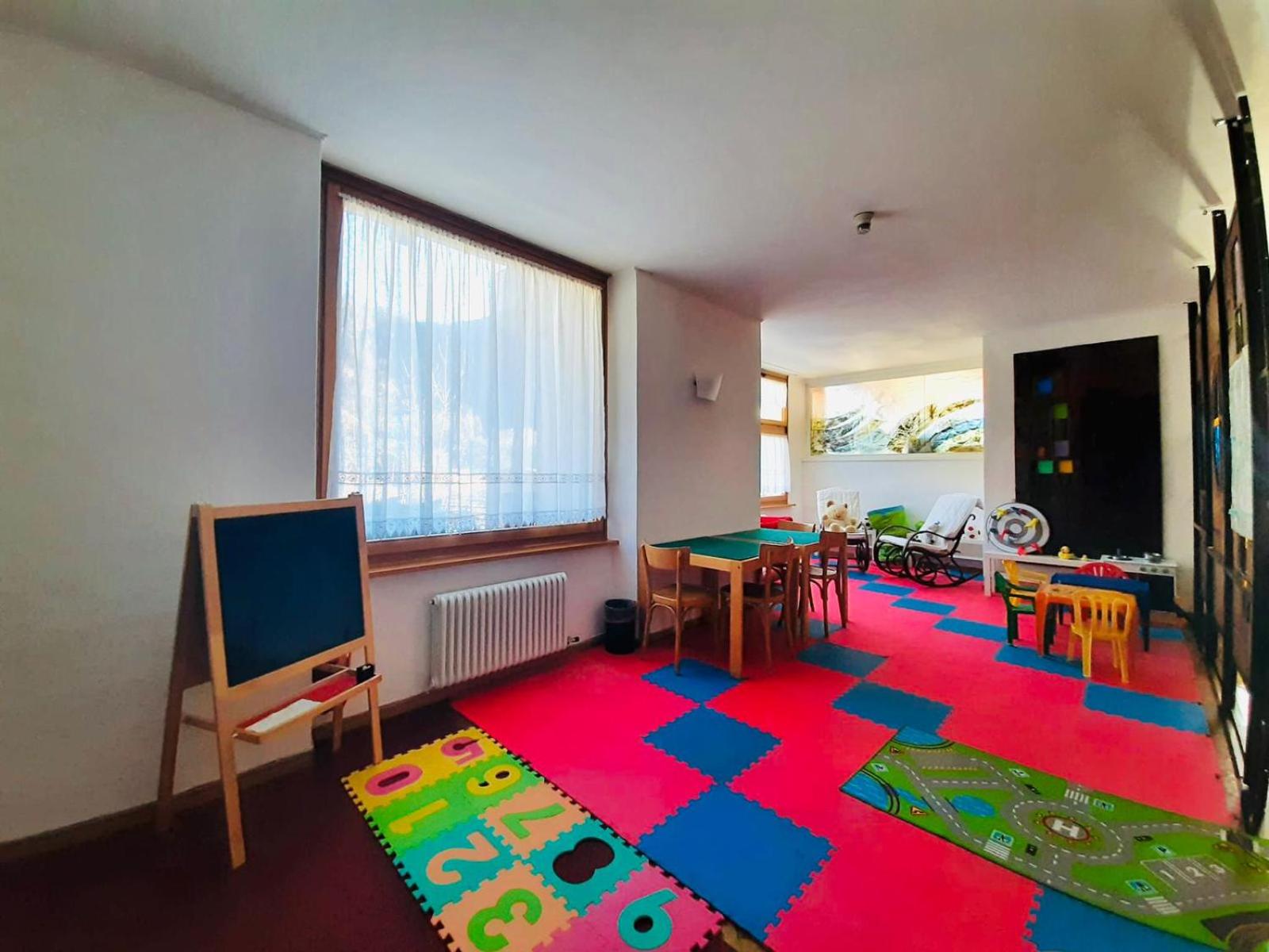 Ski Hotel Italia 46/54