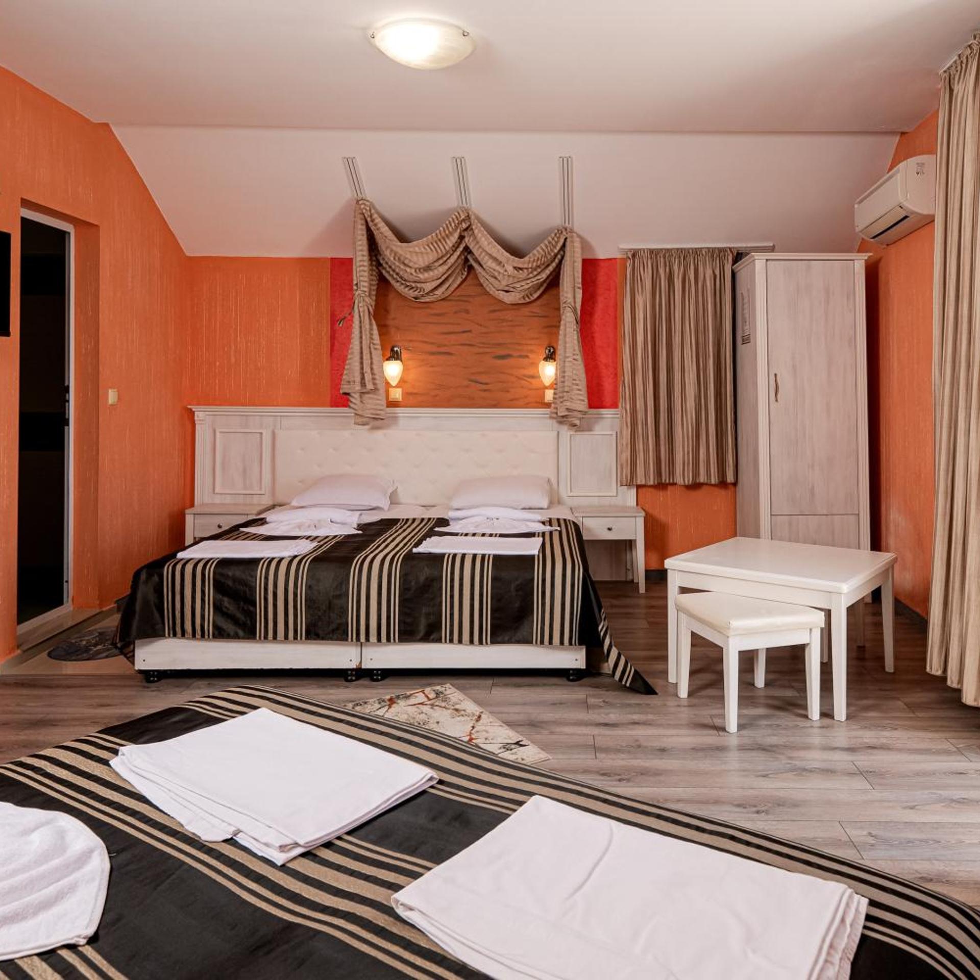 Hotel Paros 16/50
