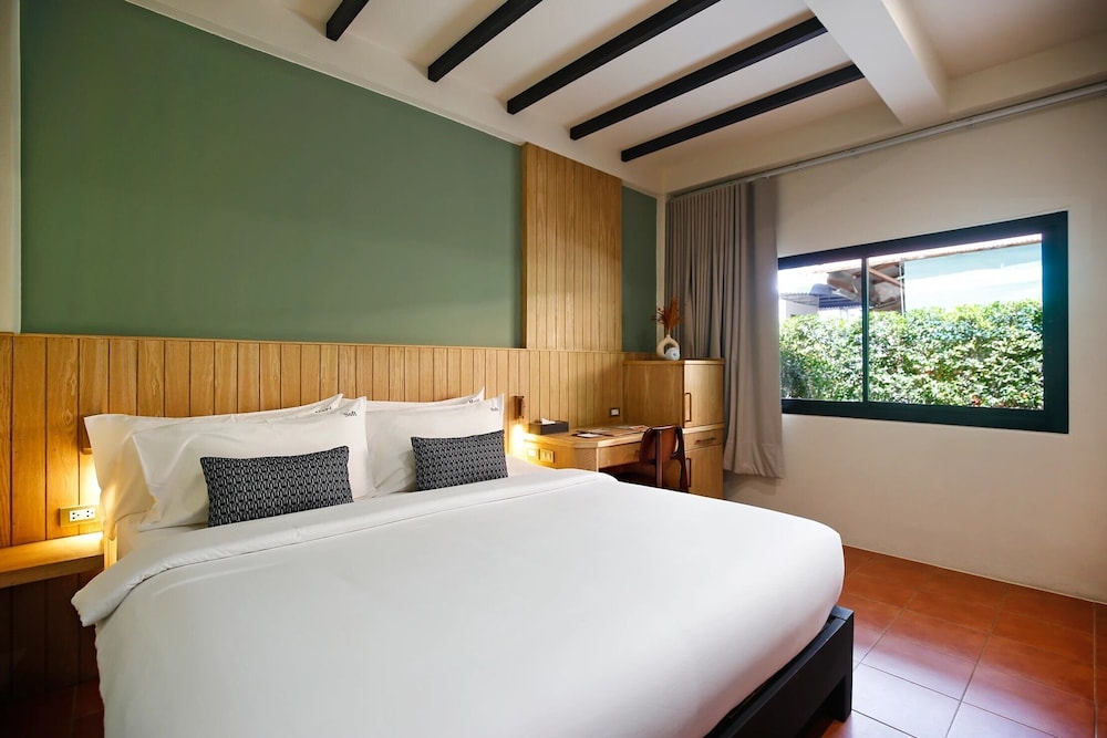STUDIO, KING BED, GARDEN VIEW, PATIO