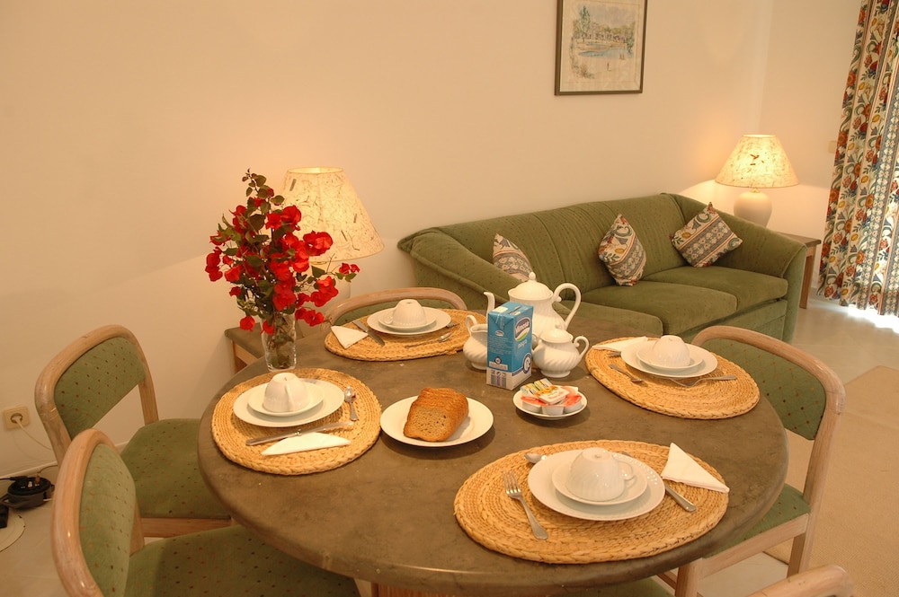Balaia Golf Village 88/94