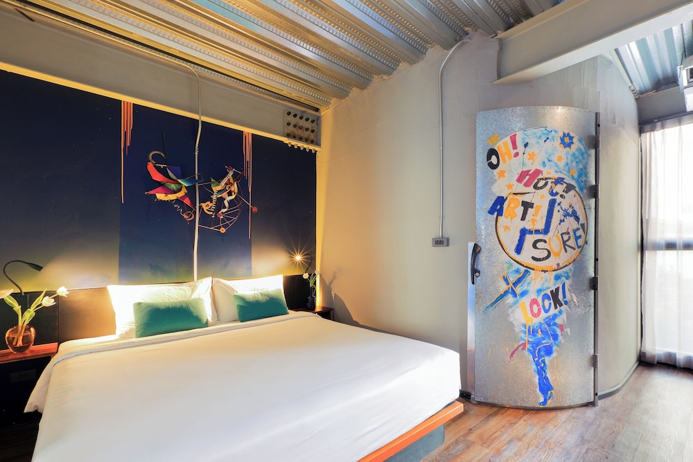Mestyle Garage Hotel 38/86