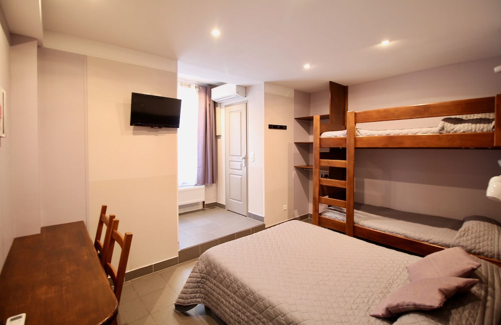 Hotel des Pyrenees 14/50