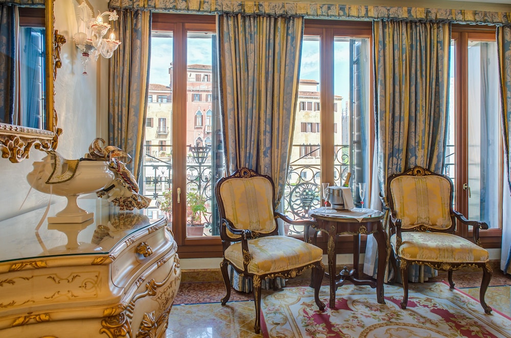 Canal Grande Hotel 32/36