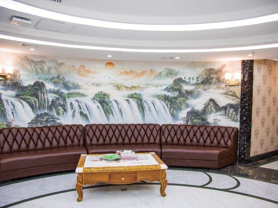 Chonpines Hotel (Guangyuan Nanhe Central Square) 22/33