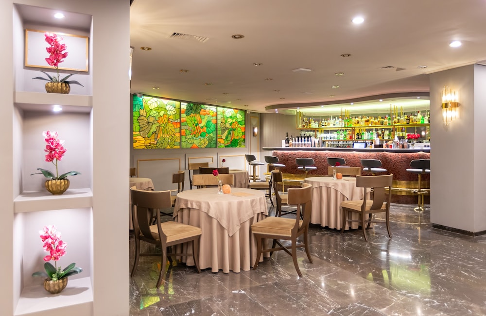 Ilisia Hotel 54/68