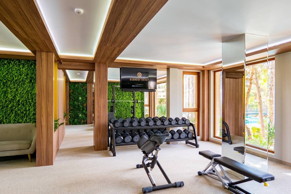 Harmony Suites 11, 12 Grand Resort 21/50