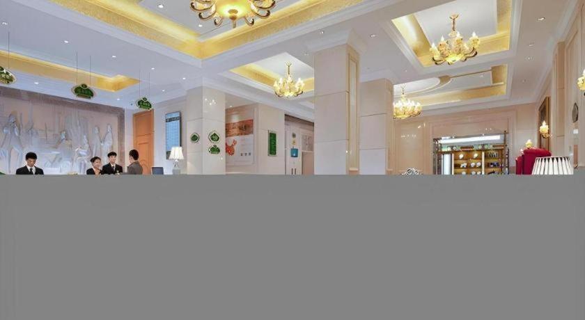 Vienna Hotel (Chuanxin Drum Tower Metro Station, Beijing Road) 10/50