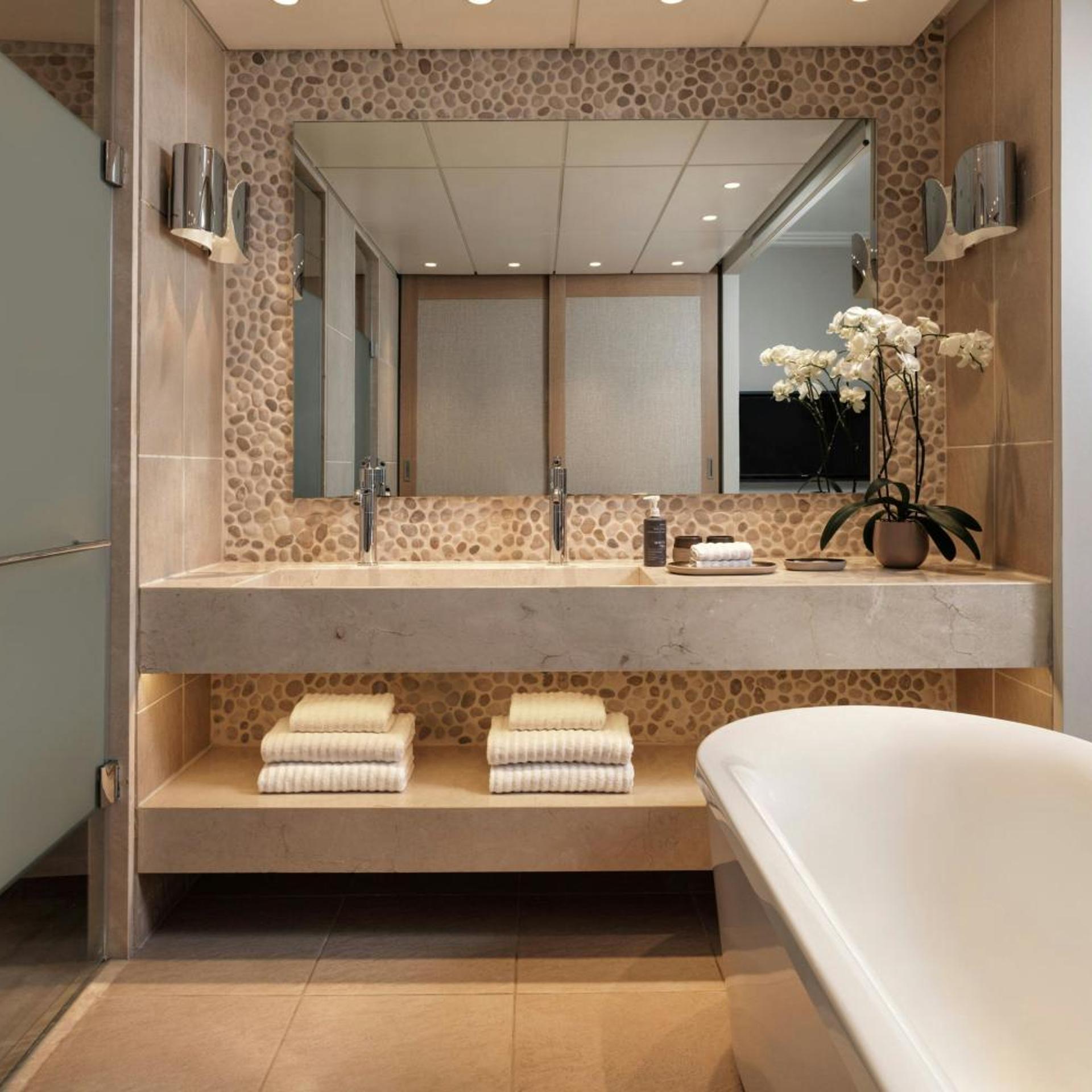 1 Bedroom, Family Suite, Suite, King Bed, Garden View, Sofa, The Westin Resort, Costa Navarino 8/10
