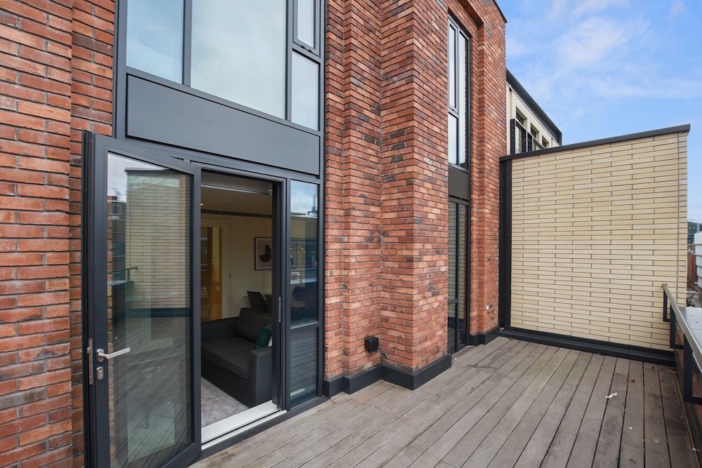 Whitfield Street Residences by Aeria Apartments 36/50
