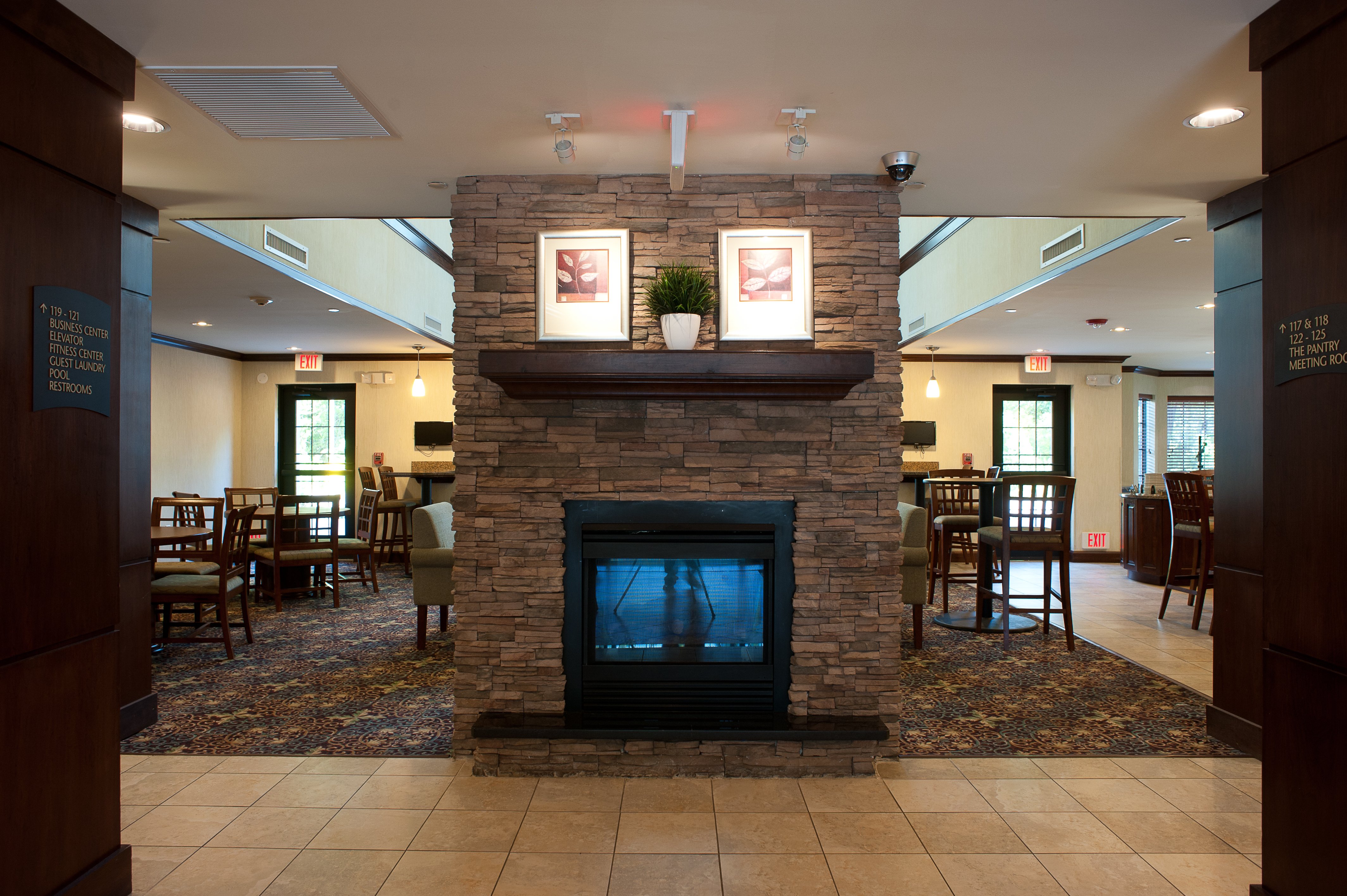 Staybridge Suites East Stroudsburg Poconos 47/69