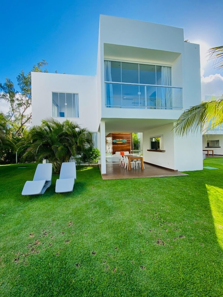 B Blue Beachouses 6/65