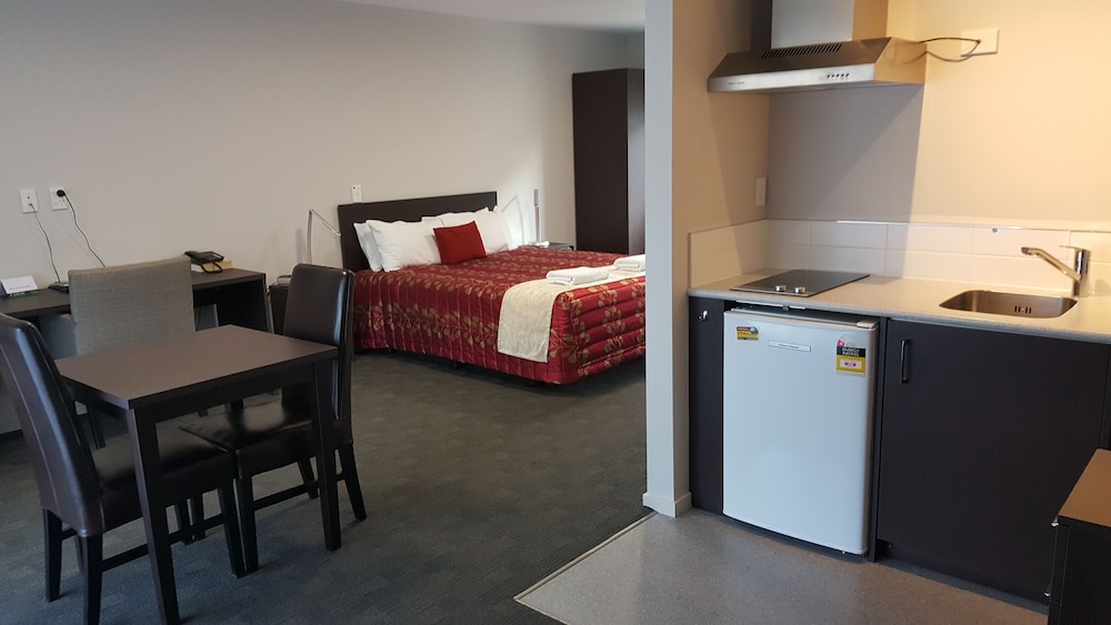 Ashford Motor Lodge 44/57