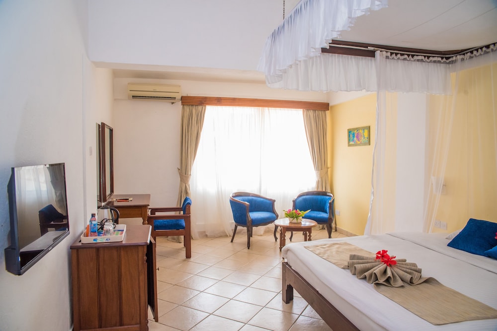 Nyali Beach Holiday Resort 12/48