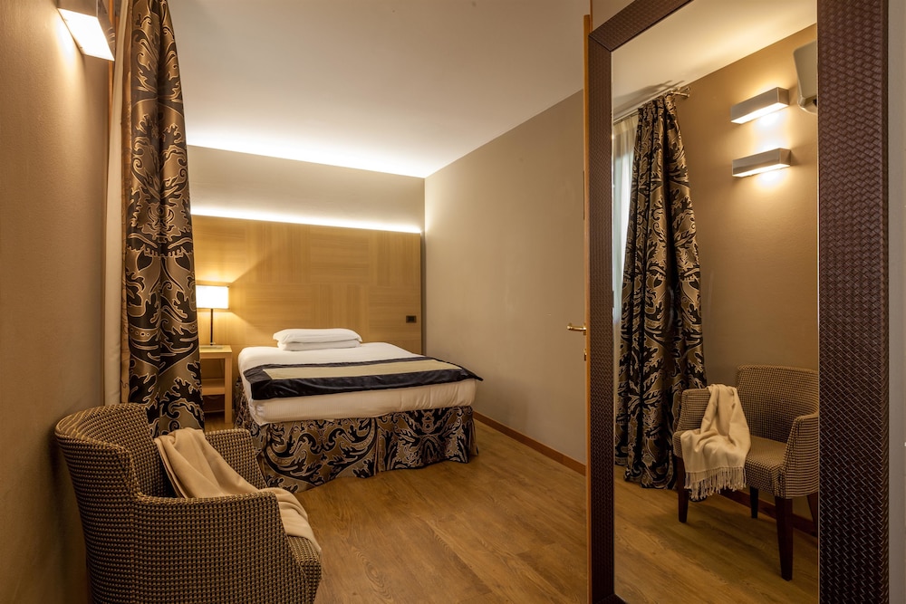 Hotel Canon D Oro 20/47