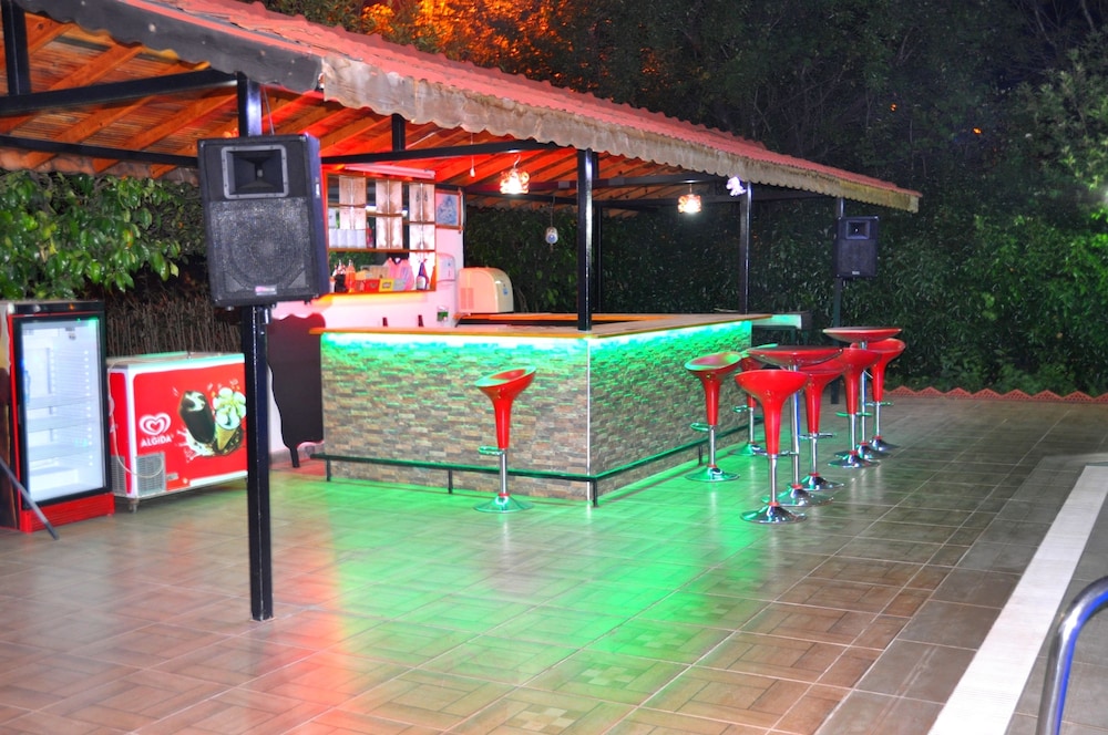 THE GREEN VALLEY HOTEL 59/65
