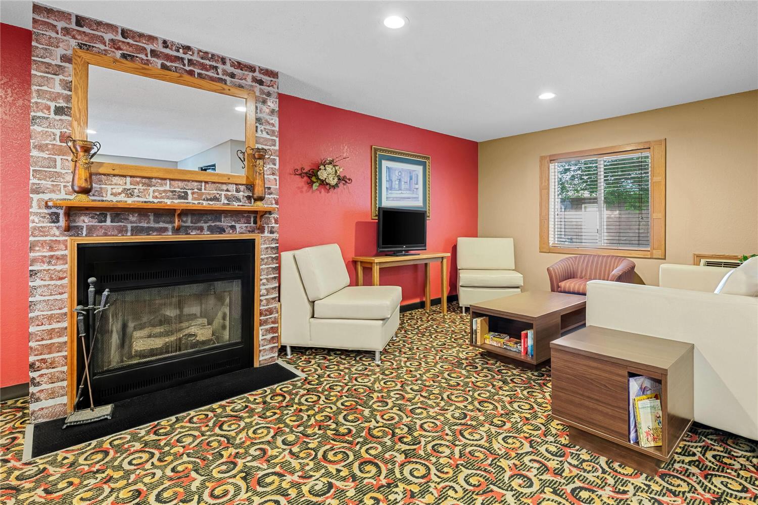 Super 8 By Wyndham Blue Earth 23/34
