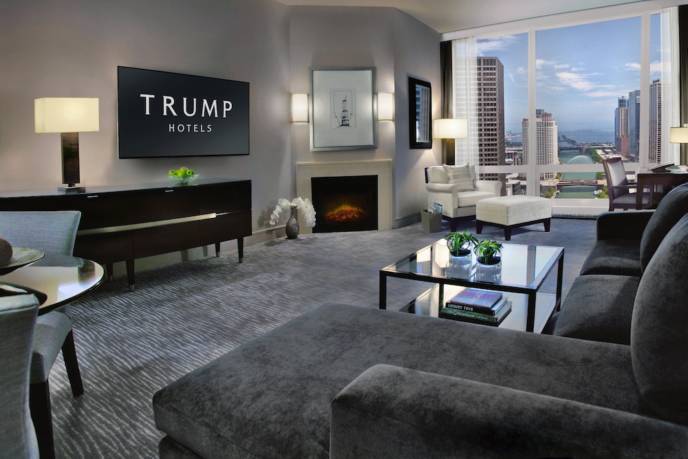 Trump International Hotel & Tower Chicago 74/84