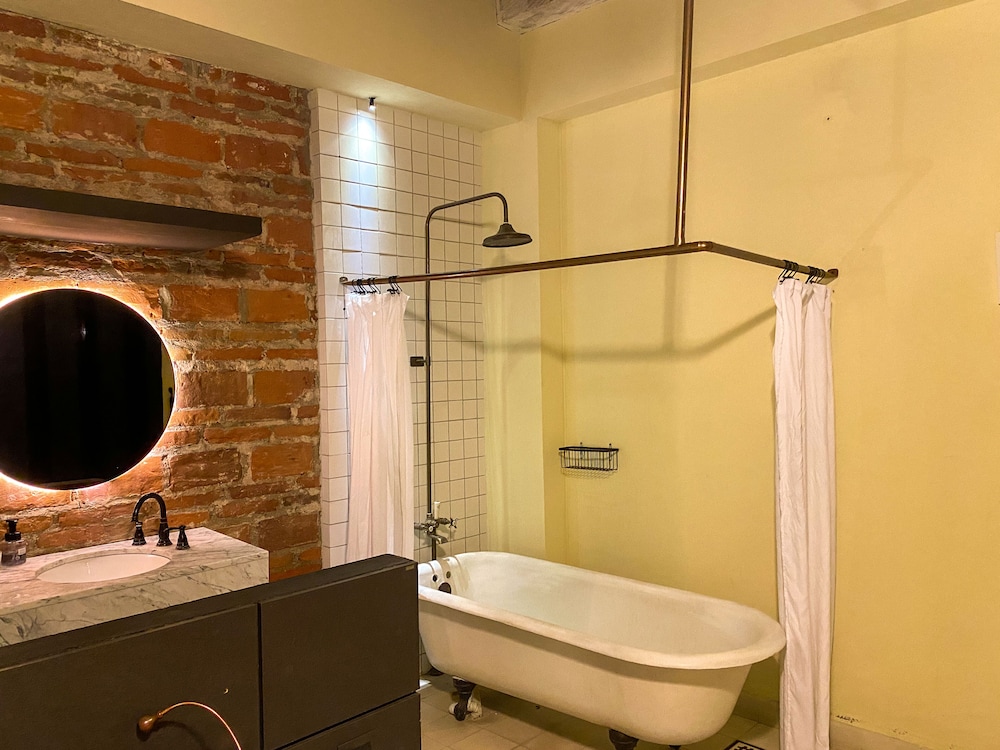 Casa Charlotte Alma Hotels 47/50