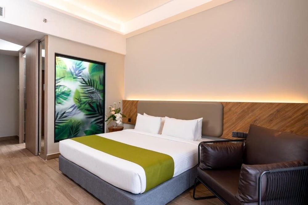 Scapes Hotel 7/49