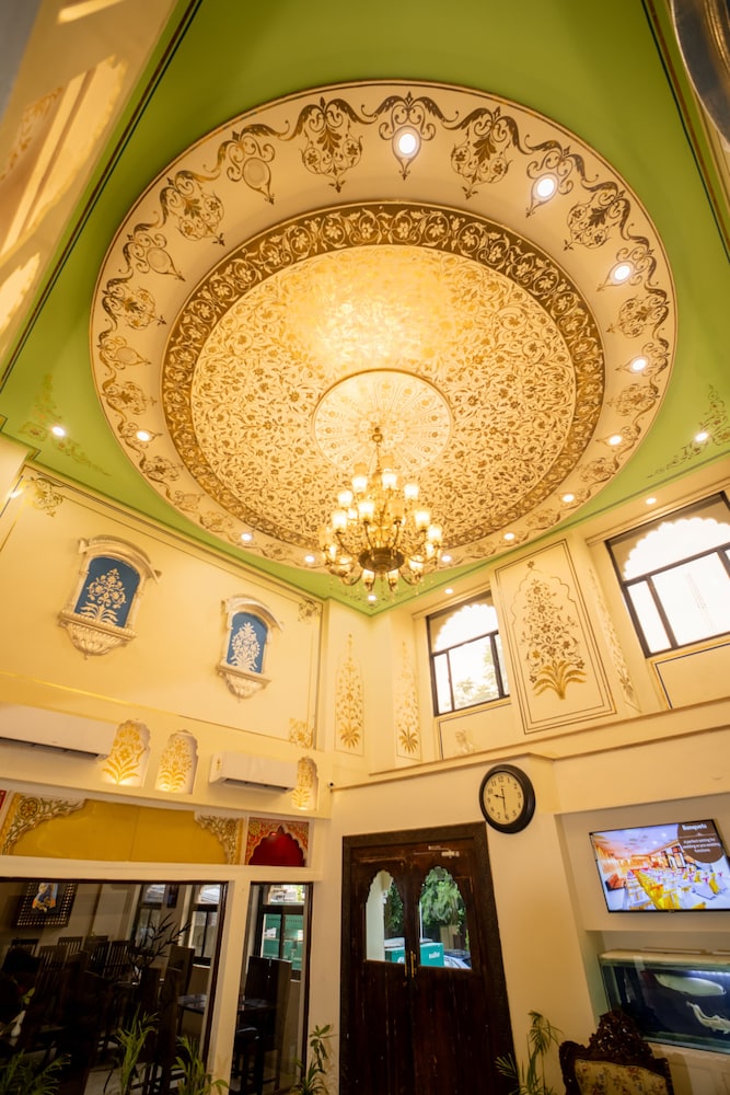 Hotel Laxmi Niwas 12/62