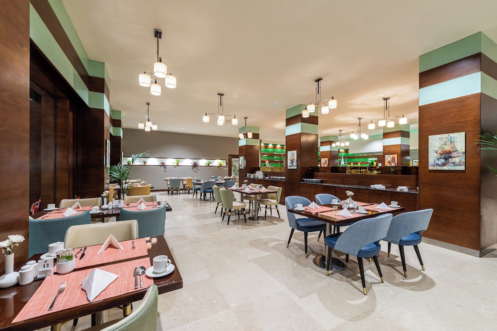 Holiday Inn Al Qasr 34/50