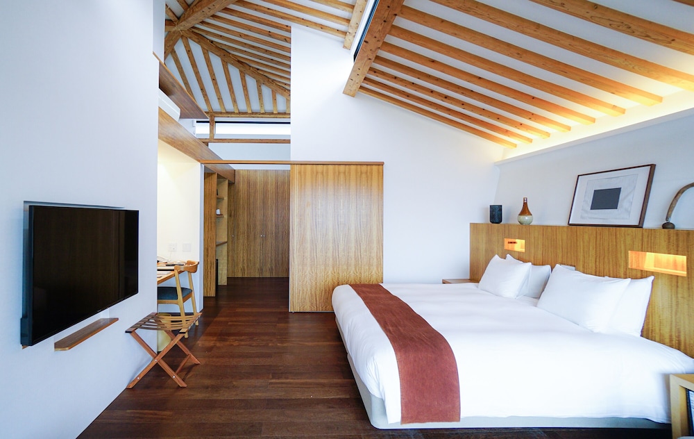 POOL, SUITE, VILLA