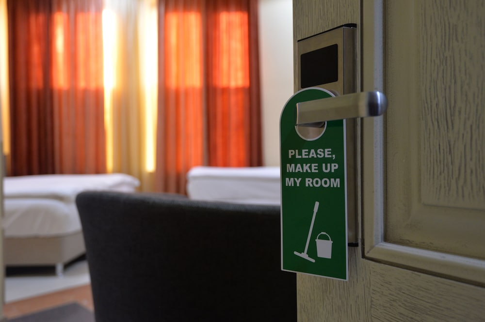 YEREVAN DELUXE HOTEL 37/61