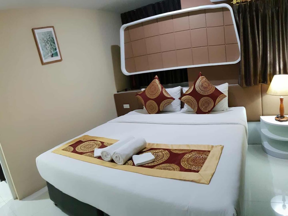 Top High Airport Link Hotel 18/47
