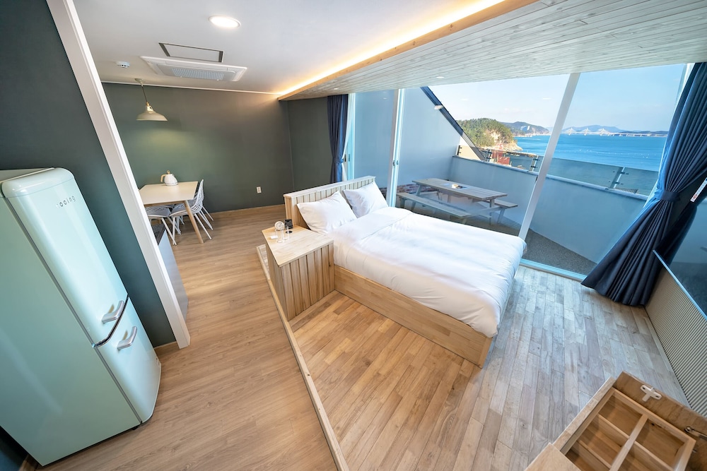 Ocean Terra Resort 7/50