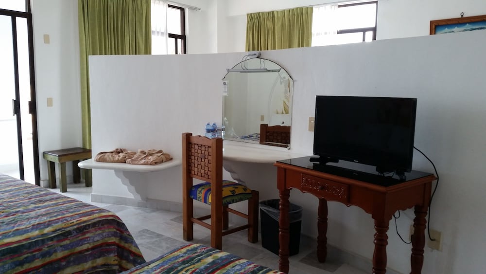 The Alondra Hotel 46/58