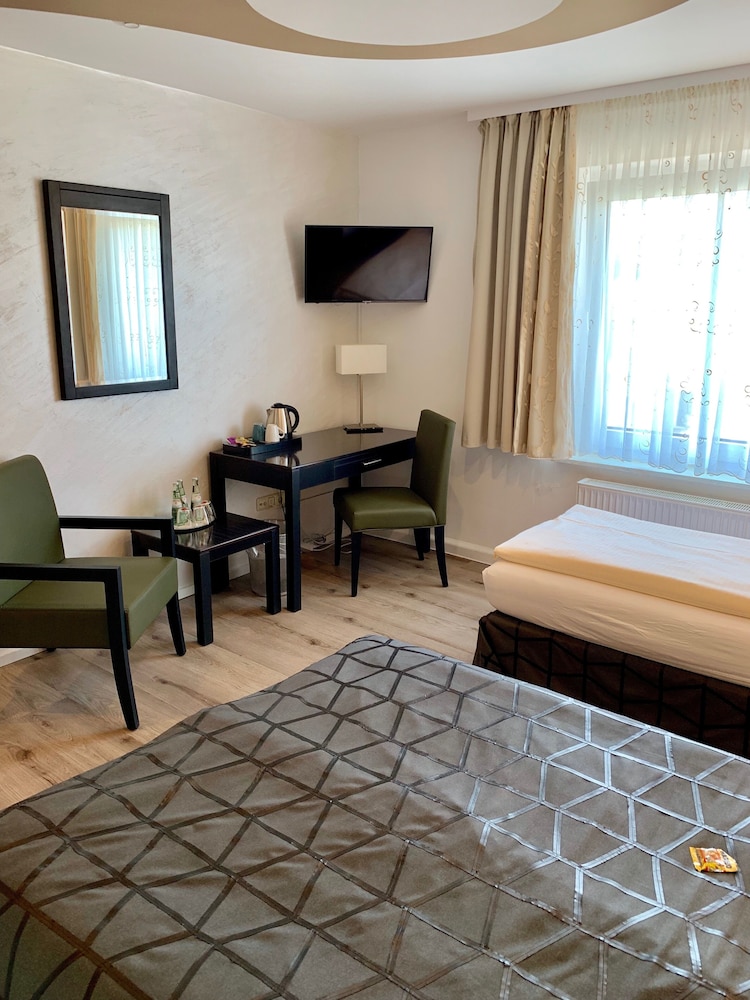 Boutique Hotel Goldene Henne 36/58
