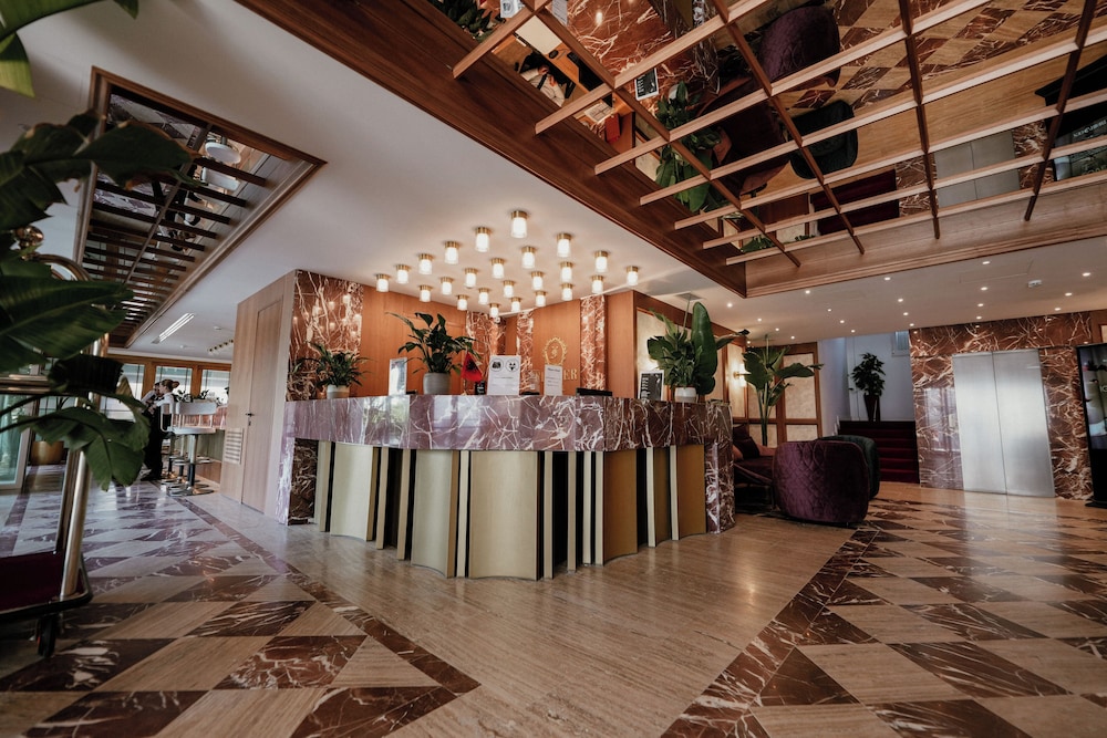 Flower Hotels & Resorts 9/50