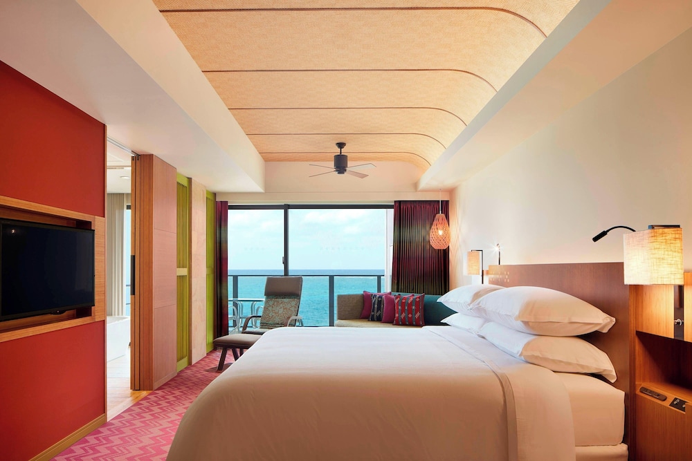 Ocean, Premium, King Bed, Ocean View, Balcony