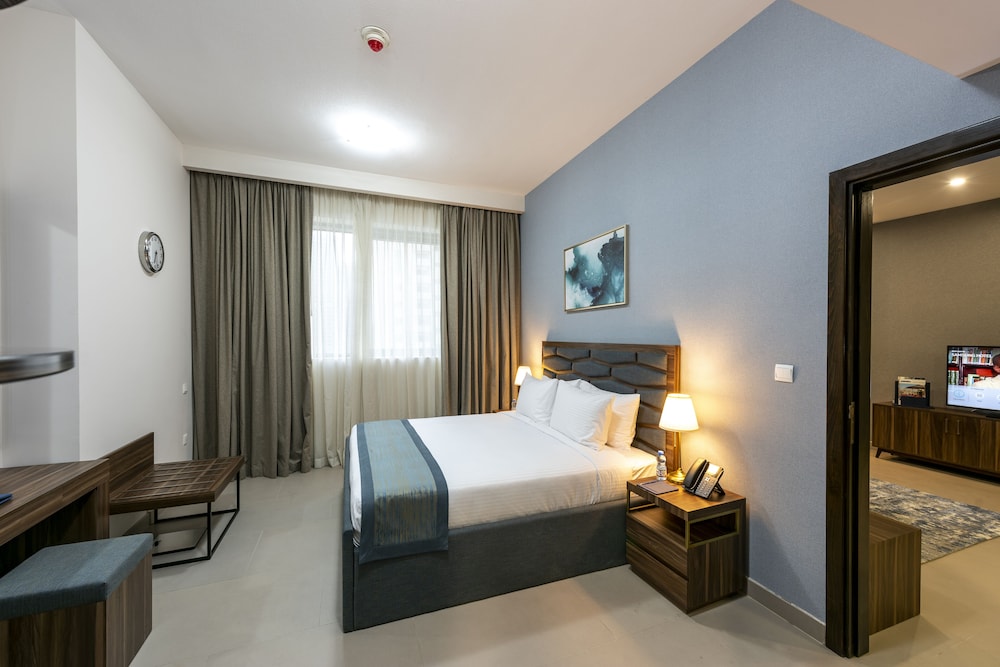 Luxe Grand Hotel Apartments 69/113